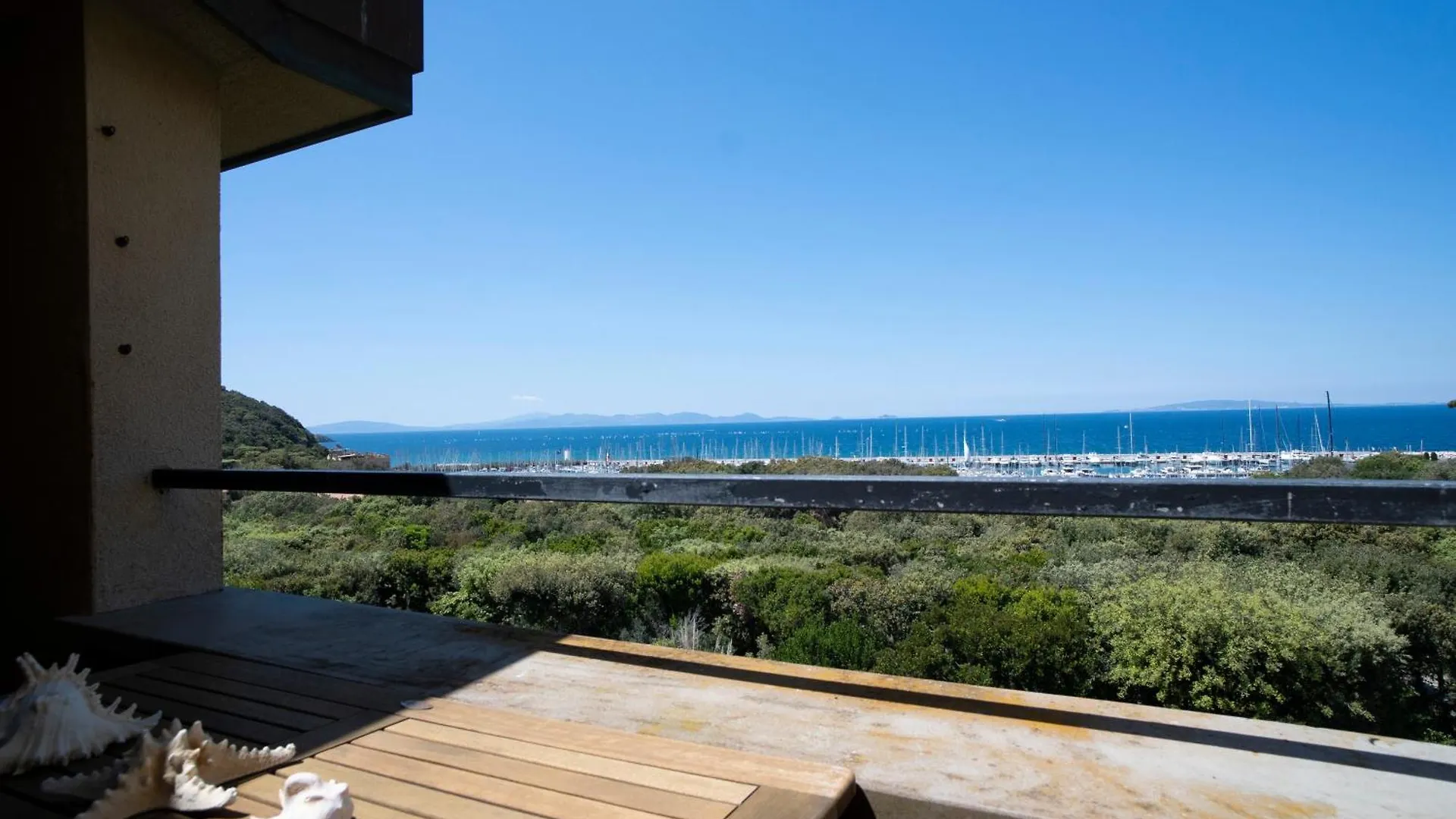 Miramare Apartments location
